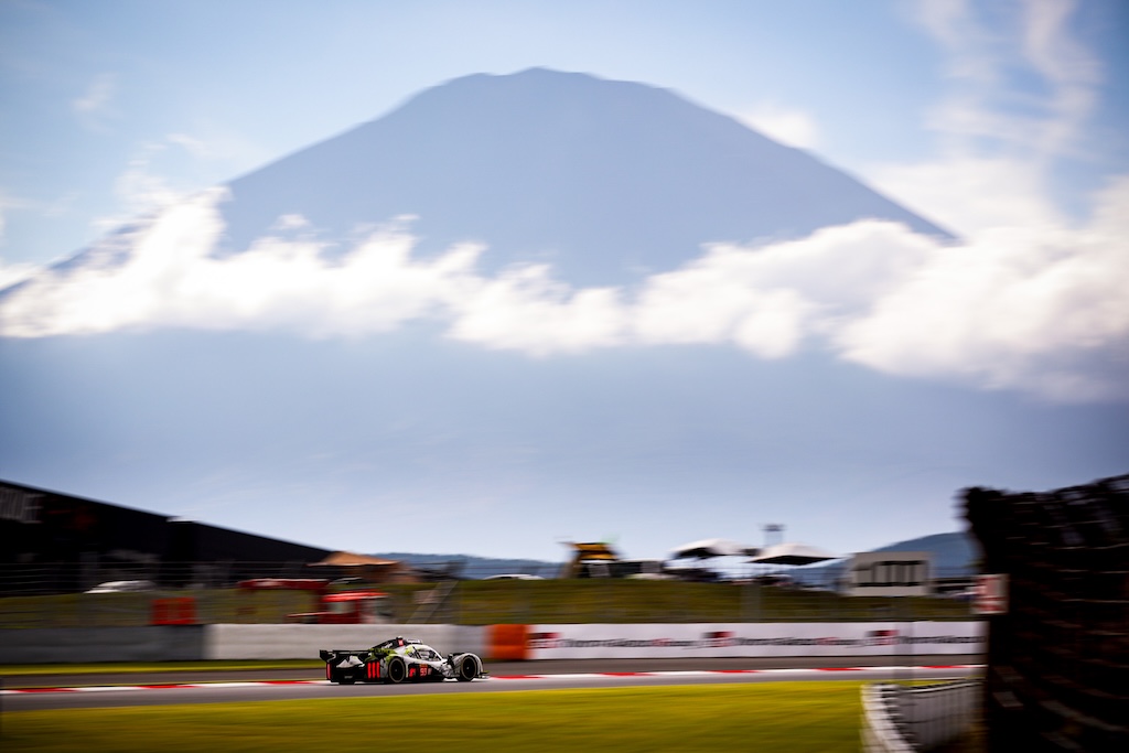 Dansk VM-podie i Japan: Mikkel Jensen sikrede trofæ på Fuji.
(Foto: Team Peugeot TotalEnergies)